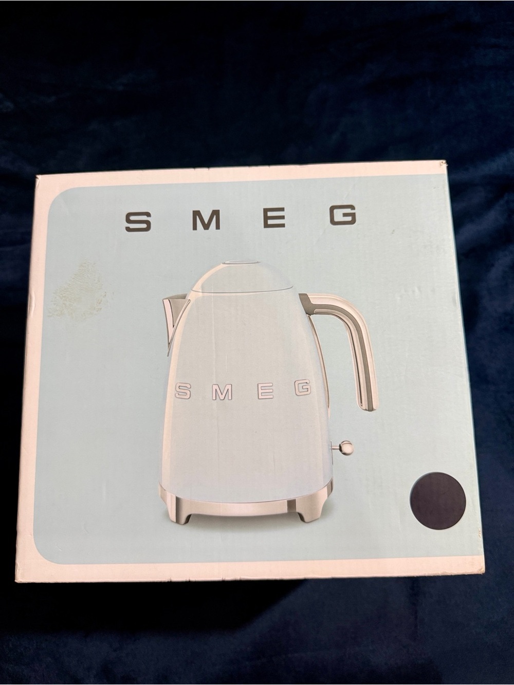 SMEG Electric Kettle - Picture 6 of 9